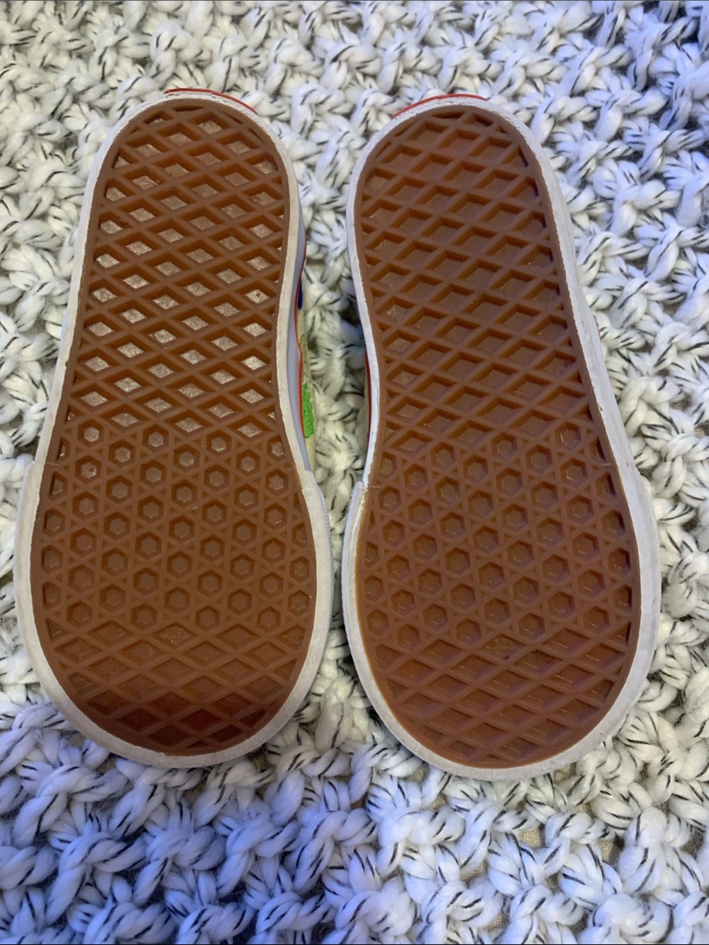 🐻 Vans Kids Cream Slip-On Sneakers with Multi-Color HARIBO Gummy Bear Print - Picture 5 of 6